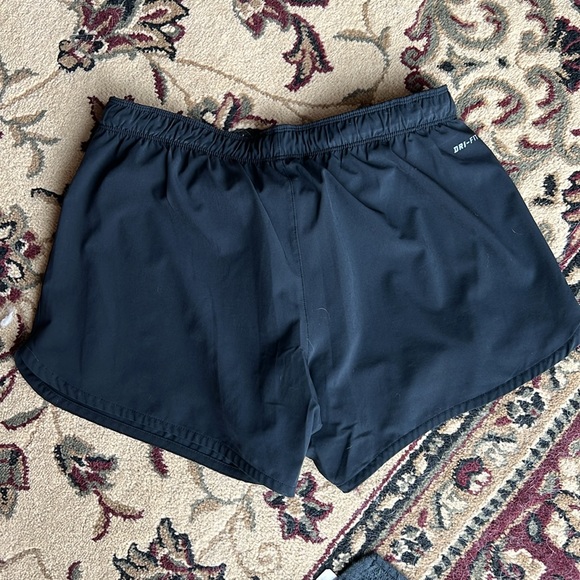 Nike shorts - Picture 3 of 5